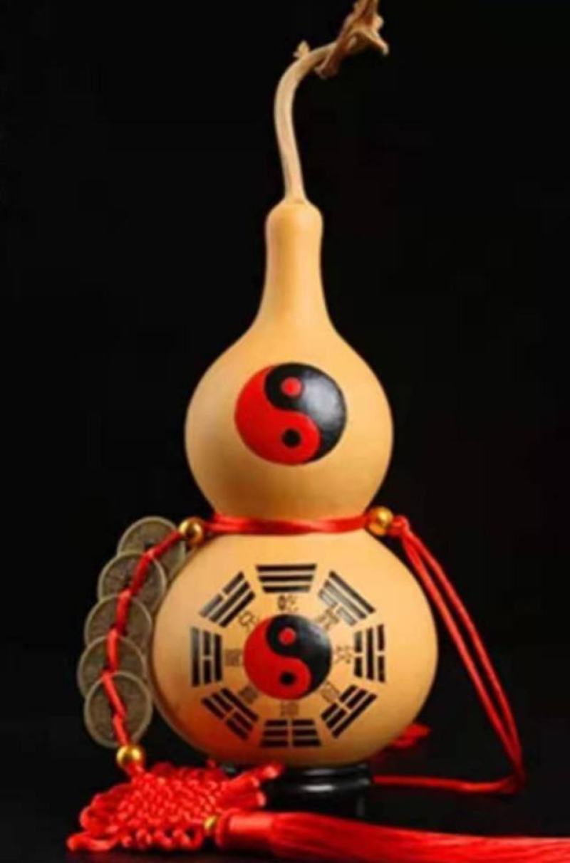 雕刻摆放葫芦，25厘米左右，五帝钱配饰，镇宅辟邪摆放。