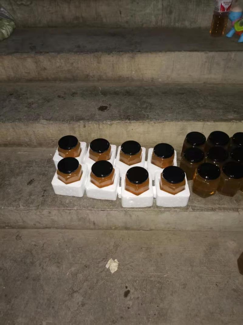 农家自养蜂蜜基地直发欢迎欢迎热烈欢迎欢迎欢迎热烈欢迎