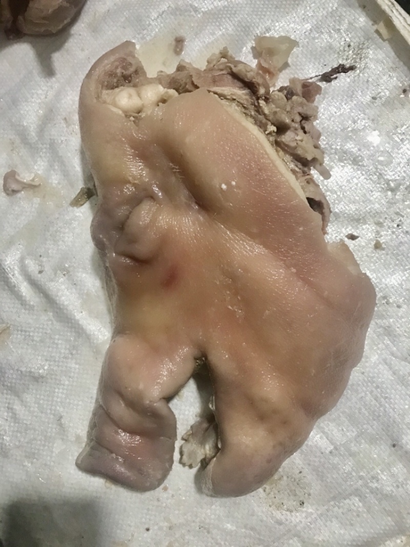 猪头肉，半成熟猪头肉量大从优，感兴趣的老板欢迎光临！