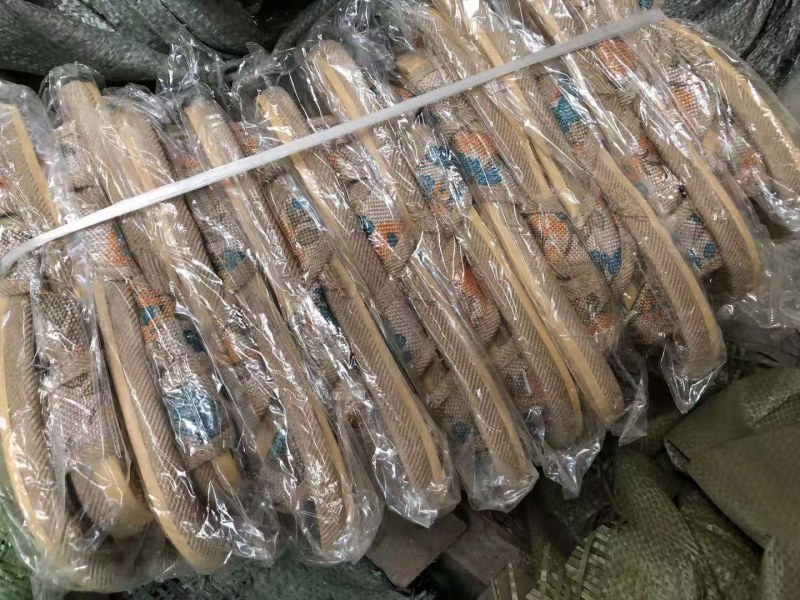 跑江湖地摊展览畅销十元模亚麻拖鞋一件200双价格实惠