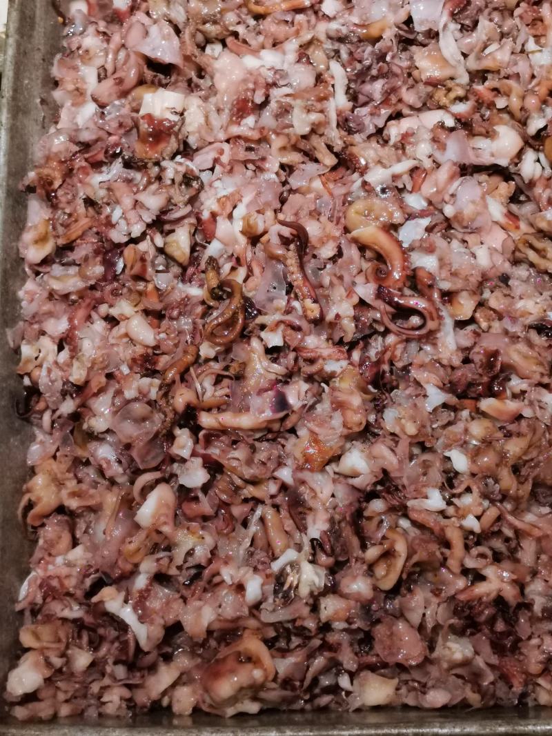 脆口须碎料漂烫鱿鱼须下来的碎料