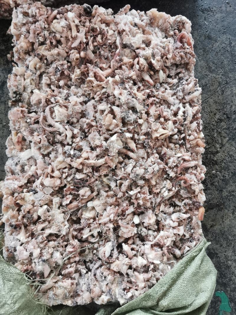 脆口须碎料漂烫鱿鱼须下来的碎料
