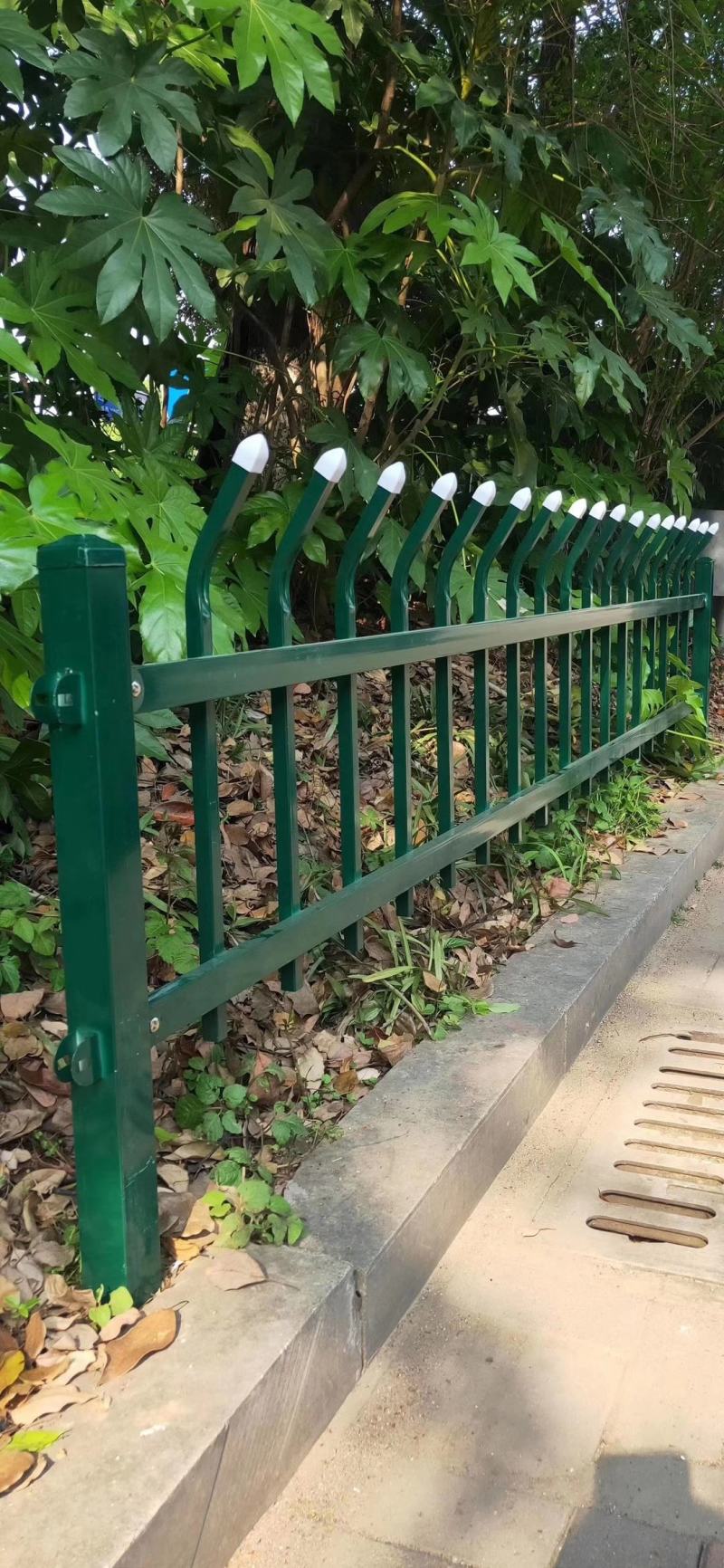 各种道路护栏，庭院围栏，草坪围栏，别墅围栏