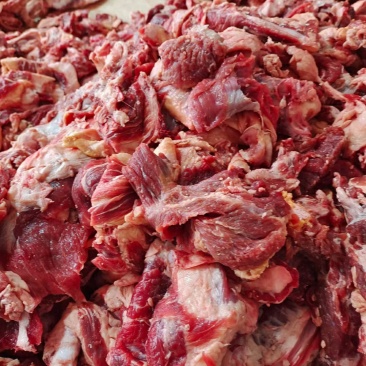 山东牛碎肉纯干牛碎肉量大诚信经营互惠互利欢迎选购