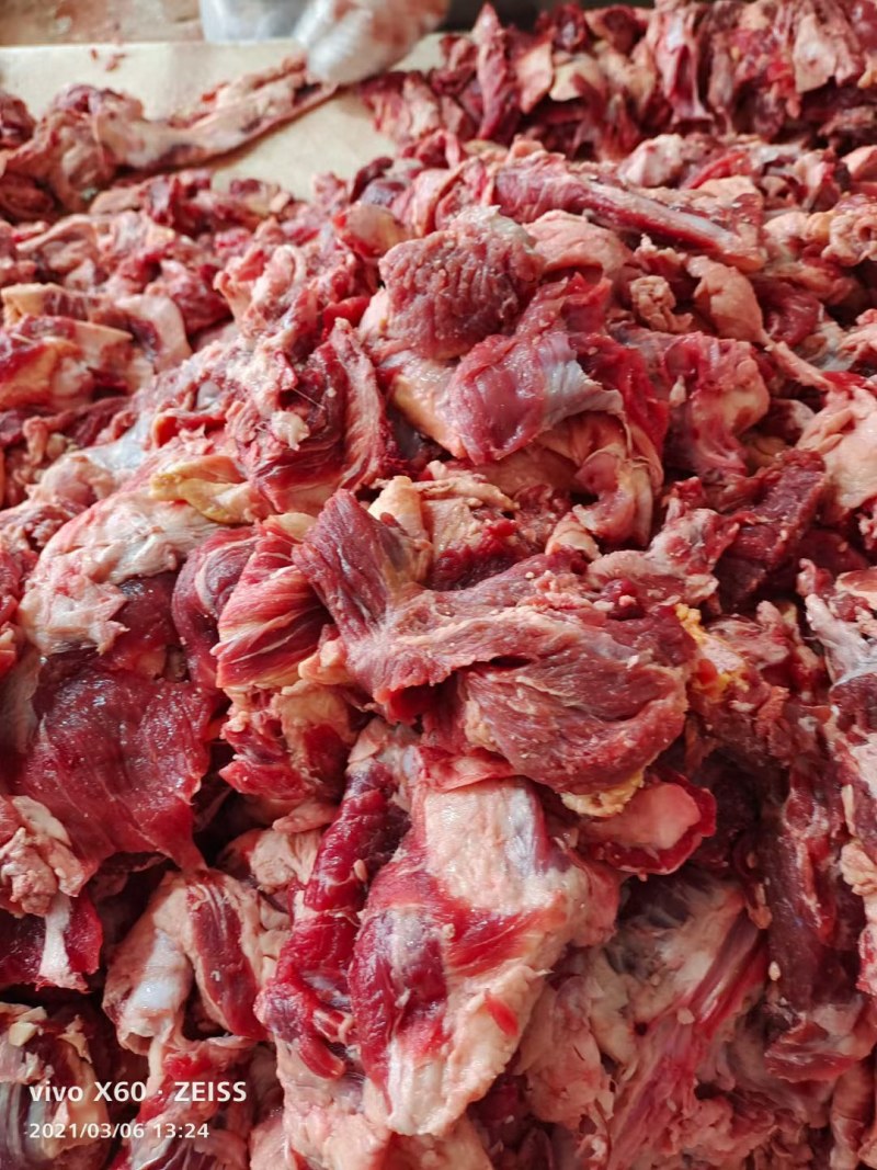 山东牛碎肉纯干牛碎肉量大诚信经营互惠互利欢迎选购