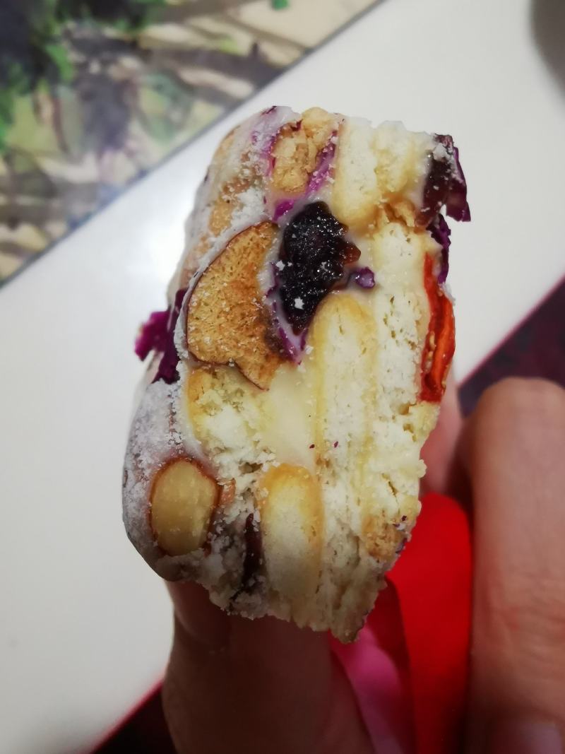 玫瑰花枸杞巴坦木雪花酥山楂夹心饼干中药零食