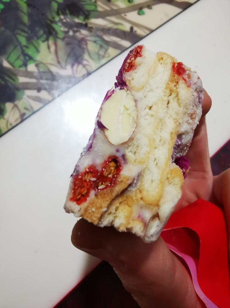 玫瑰花枸杞巴坦木雪花酥山楂夹心饼干中药零食