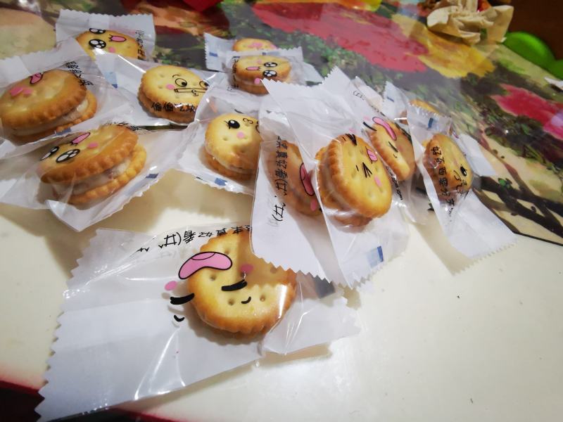 玫瑰花枸杞巴坦木雪花酥山楂夹心饼干中药零食