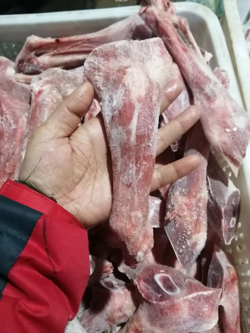 羔羊前腱后腱都有货10一斤，可发样品