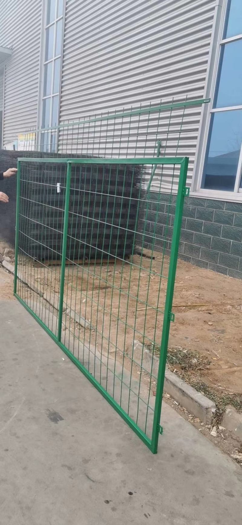 厂家直销铁丝网围栏护栏网养殖防护网圈地种植围网公路隔离栅