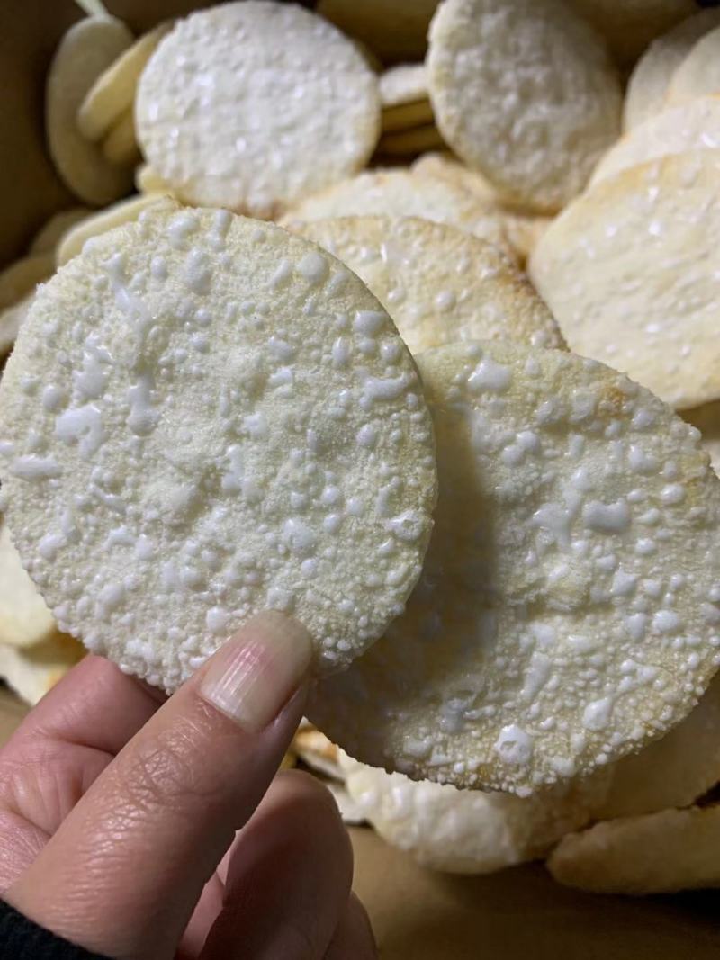 厂家直供牛奶蜂蜜雪饼散装雪饼膨化食品儿童零食江湖地摊货源