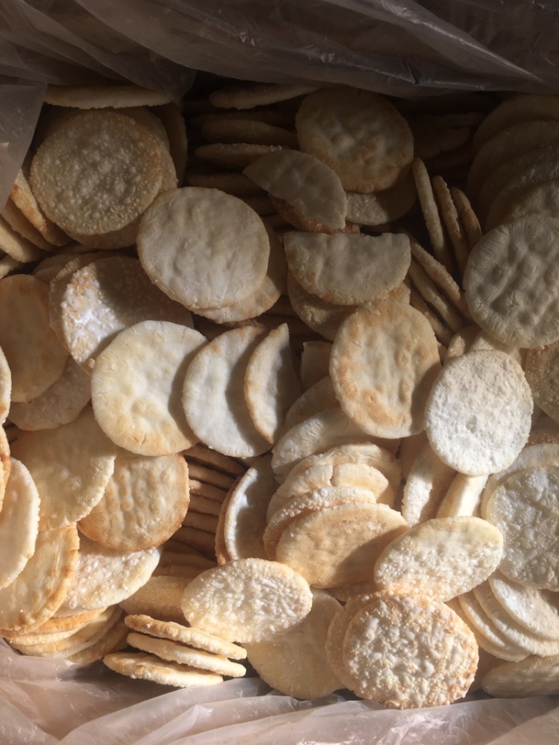 雪饼大米饼膨化饼干怀旧零食办公室早餐儿童