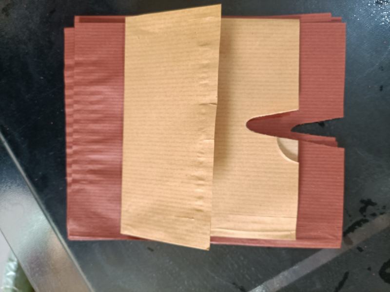 单层输水，红条纹，黄条纹猕猴桃，桃子套袋，质量保证
