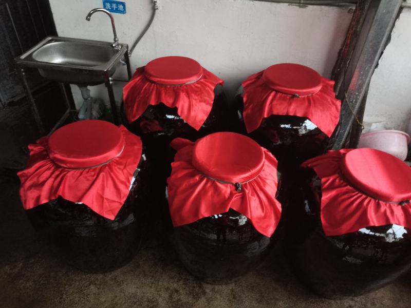云南省龙陵县纯粮食酿造纯米酒酒45度53度陶缸发酵
