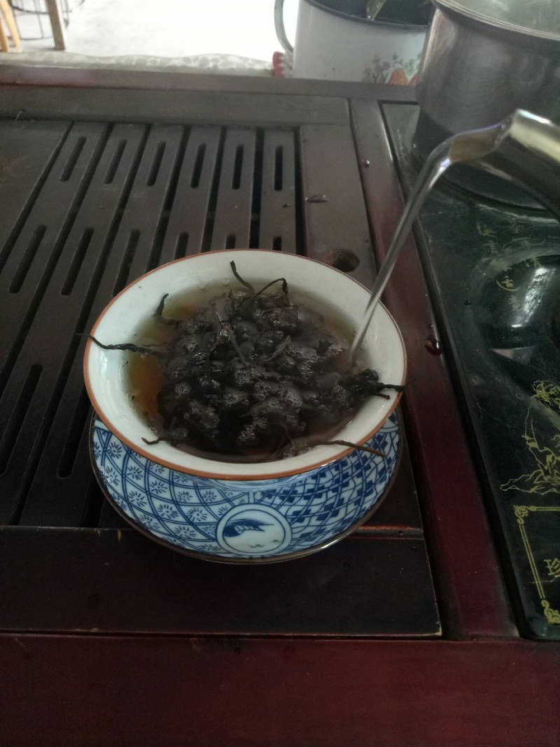 云南普洱茶2024年，易武正山百年古树晒红茶