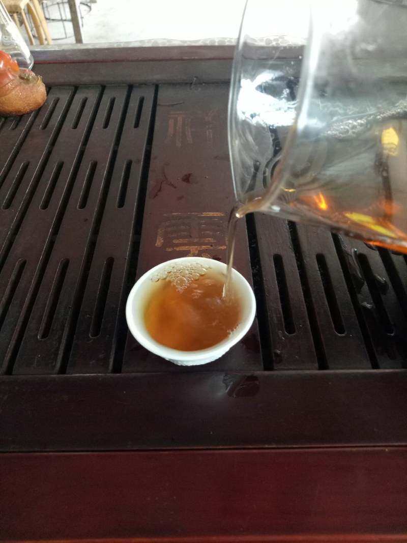 云南普洱茶2024年，易武正山百年古树晒红茶