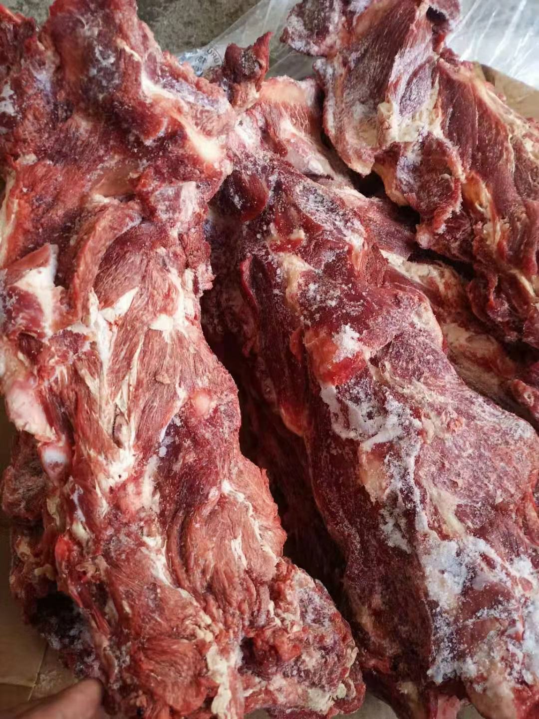 新鲜满肉纯干牛脖骨,牛脖骨剧片,一手货源质量如图