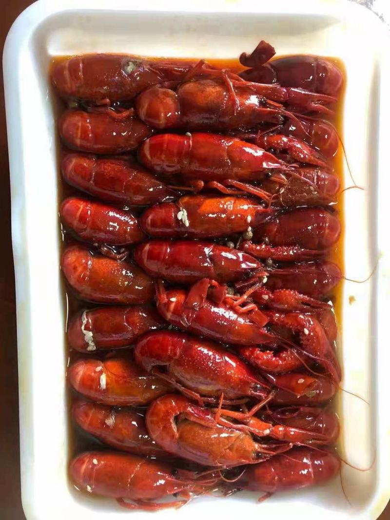 麻辣小龙虾一箱十盒一盒700克4-6,3-5品质好