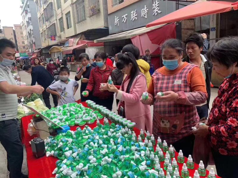 蚊香液4元一套含一个加热器两瓶蚊香液卖10元模式家家必备