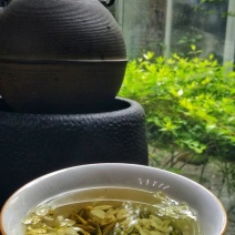 茉莉花茶，每一片茶叶均采摘自自家茶园，从源头保证品质。