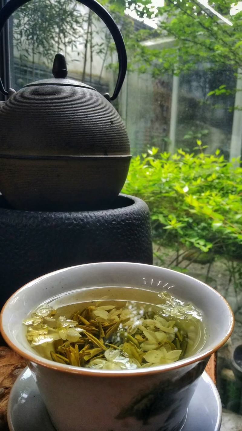 茉莉花茶，每一片茶叶均采摘自自家茶园，从源头保证品质。