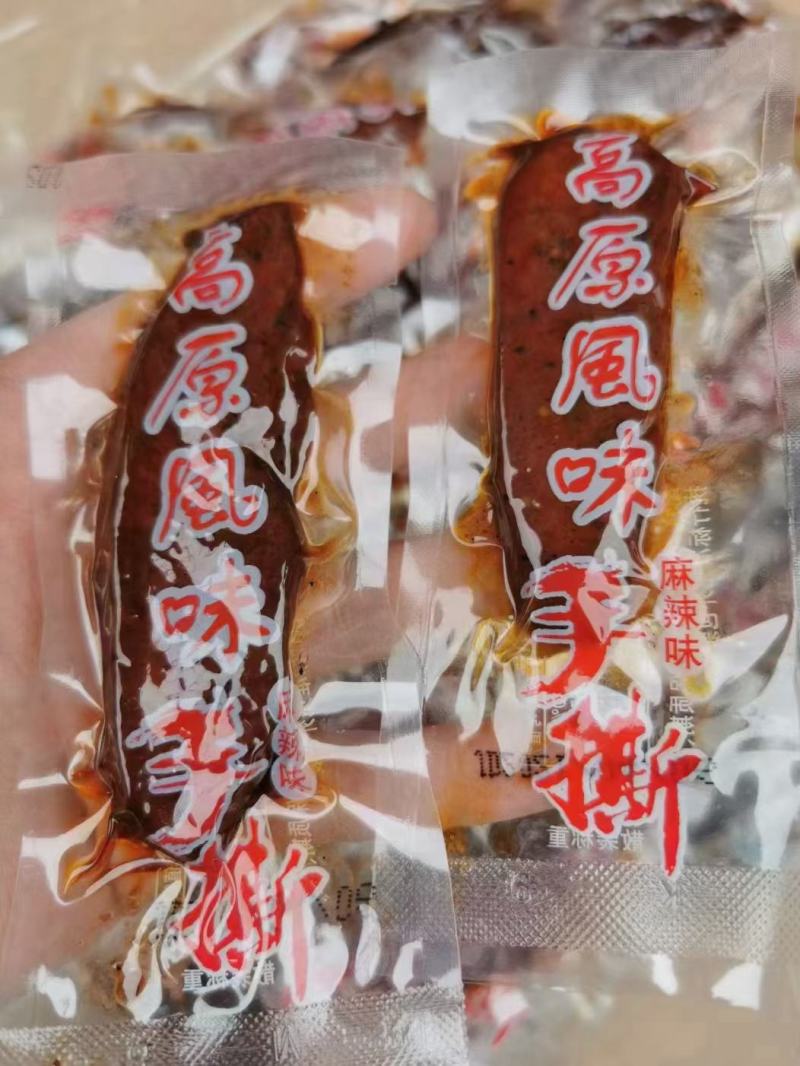高原鸭手撕肉味道巴适麻辣五香两种地摊展销热销产品