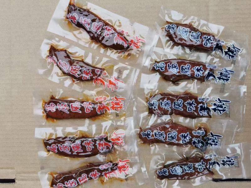 高原鸭手撕肉味道巴适麻辣五香两种地摊展销热销产品