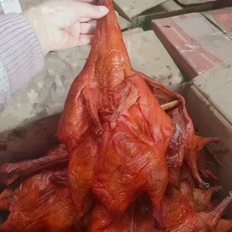 烟熏板鸭麻辣五香干度好颜色好味道好地摊跑量产品