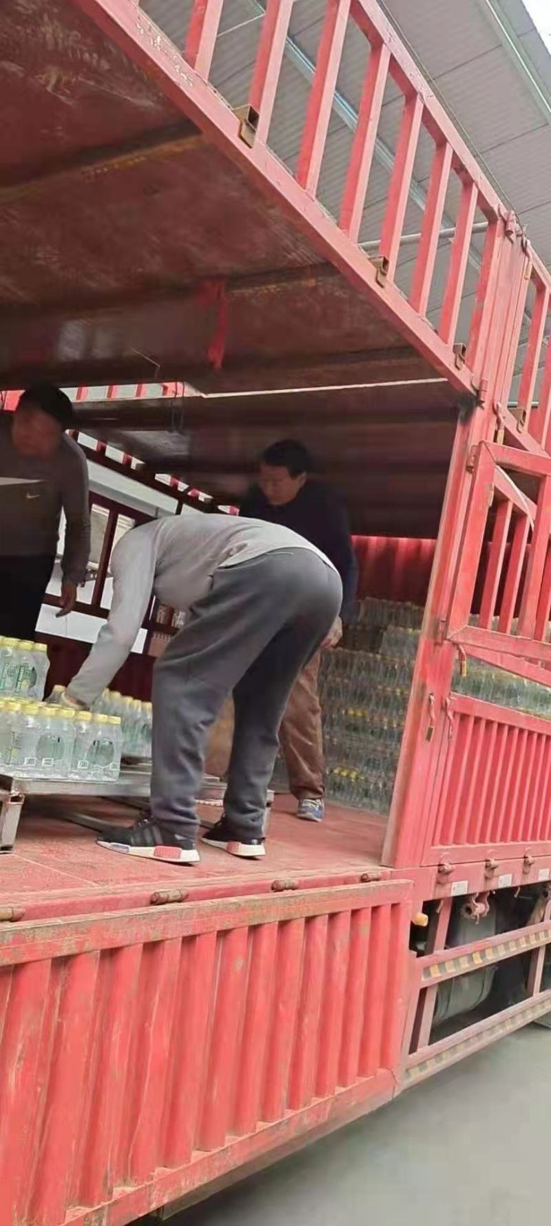 厂家直销苏打水饮料，餐饮流通渠道团购热销产品
