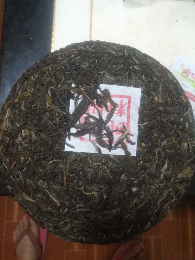 无量山古树茶生茶饼可定制