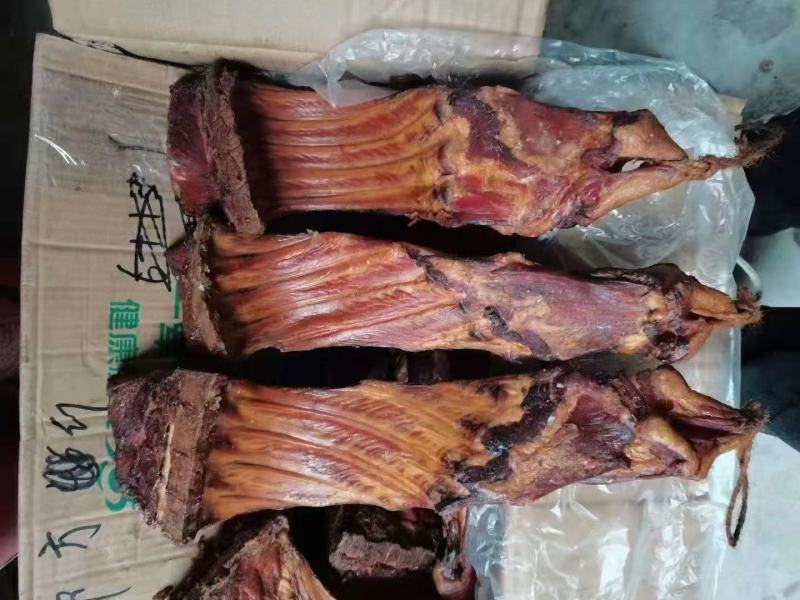 带骨腊肉颜色好干度好没打水好货地摊热卖