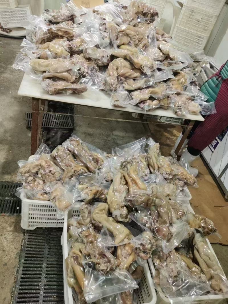 火烧去毛带骨牛蹄手加工作制作保质保量一手货源
