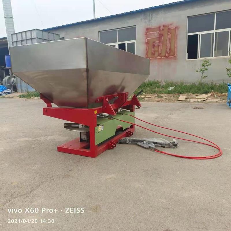 双盘撒肥机拖拉机背负式抛肥机悬挂颗粒肥有机农家肥大型