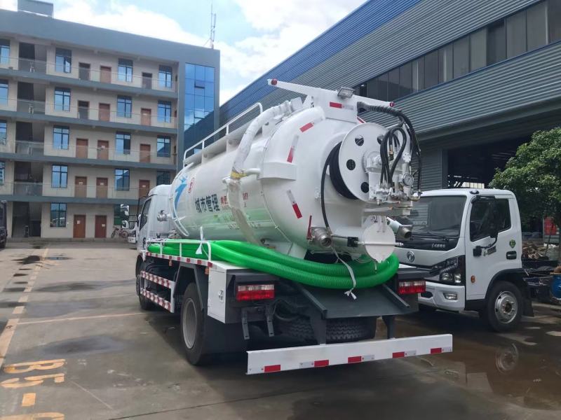 清洗吸污车