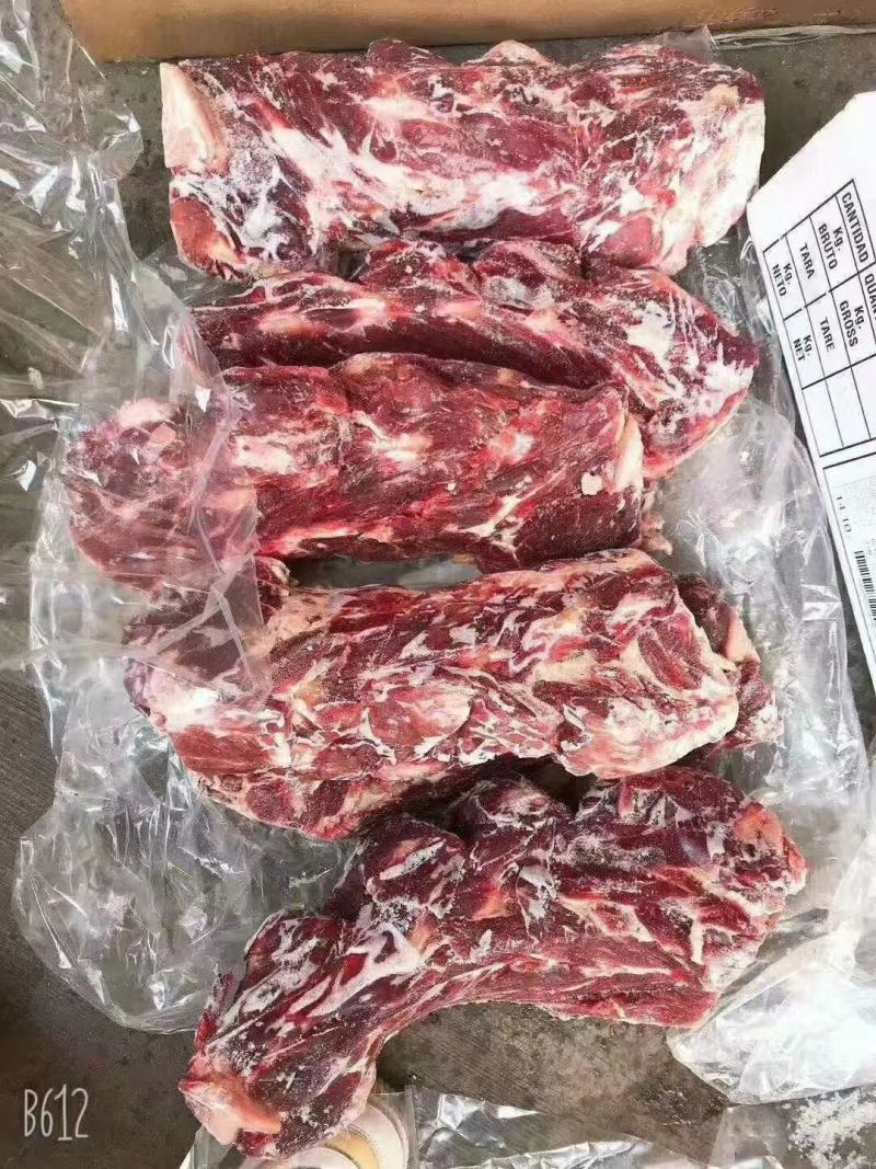 满肉牛脖骨，牛脖骨，肉满颜色新鲜，手续齐全，全国发货