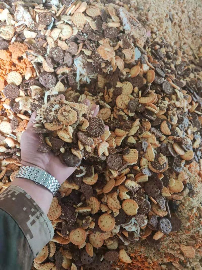 饼干粉，蛋白7-8.脂肪9-10.灰分6.盐分1