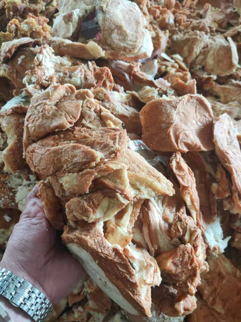 饼干粉，蛋白7-8.脂肪9-10.灰分6.盐分1