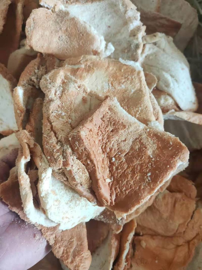 饼干粉，蛋白7-8.脂肪9-10.灰分6.盐分1