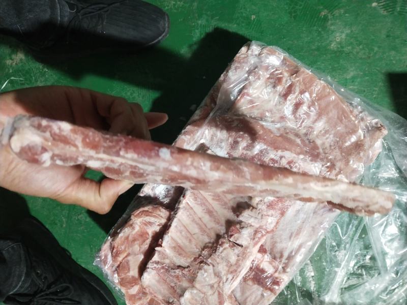 小肋排国产小猪肋排，质量如图所示，有保障。