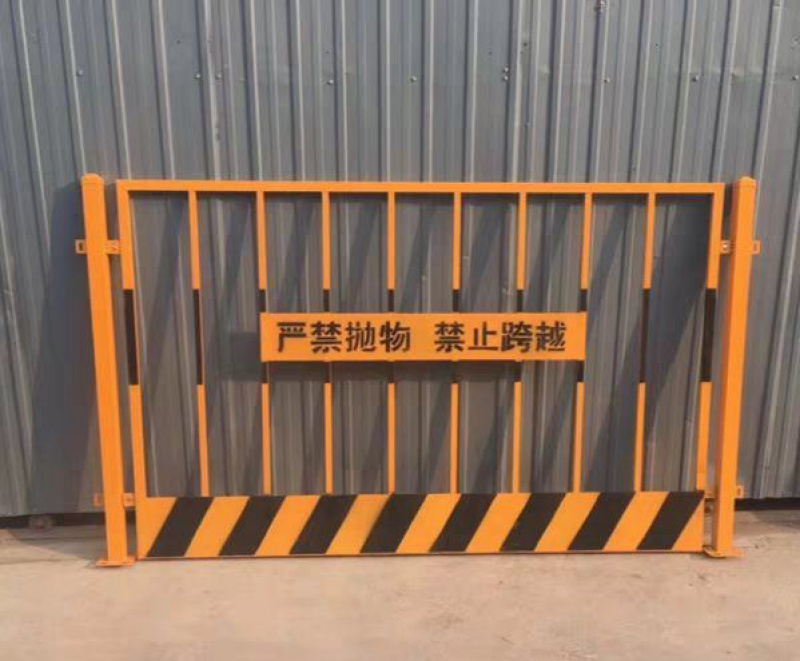 基坑护栏网临边防护施工围栏井口护栏电梯门防护塔吊围栏