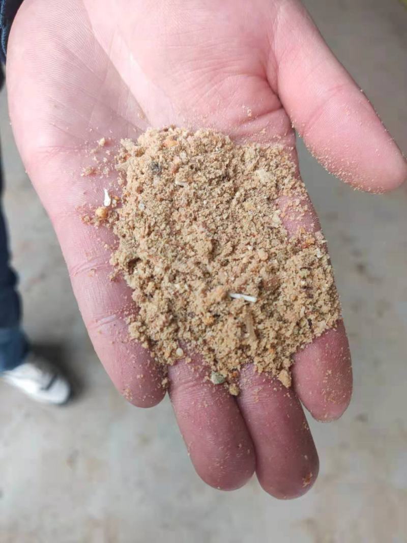 饼干粉。粉碎火腿肠，过期火腿肠。火腿肠，肉肠淀粉肠
