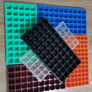 环保新材料育苗穴盘，各种型号各种厚度厂家直销量大从优