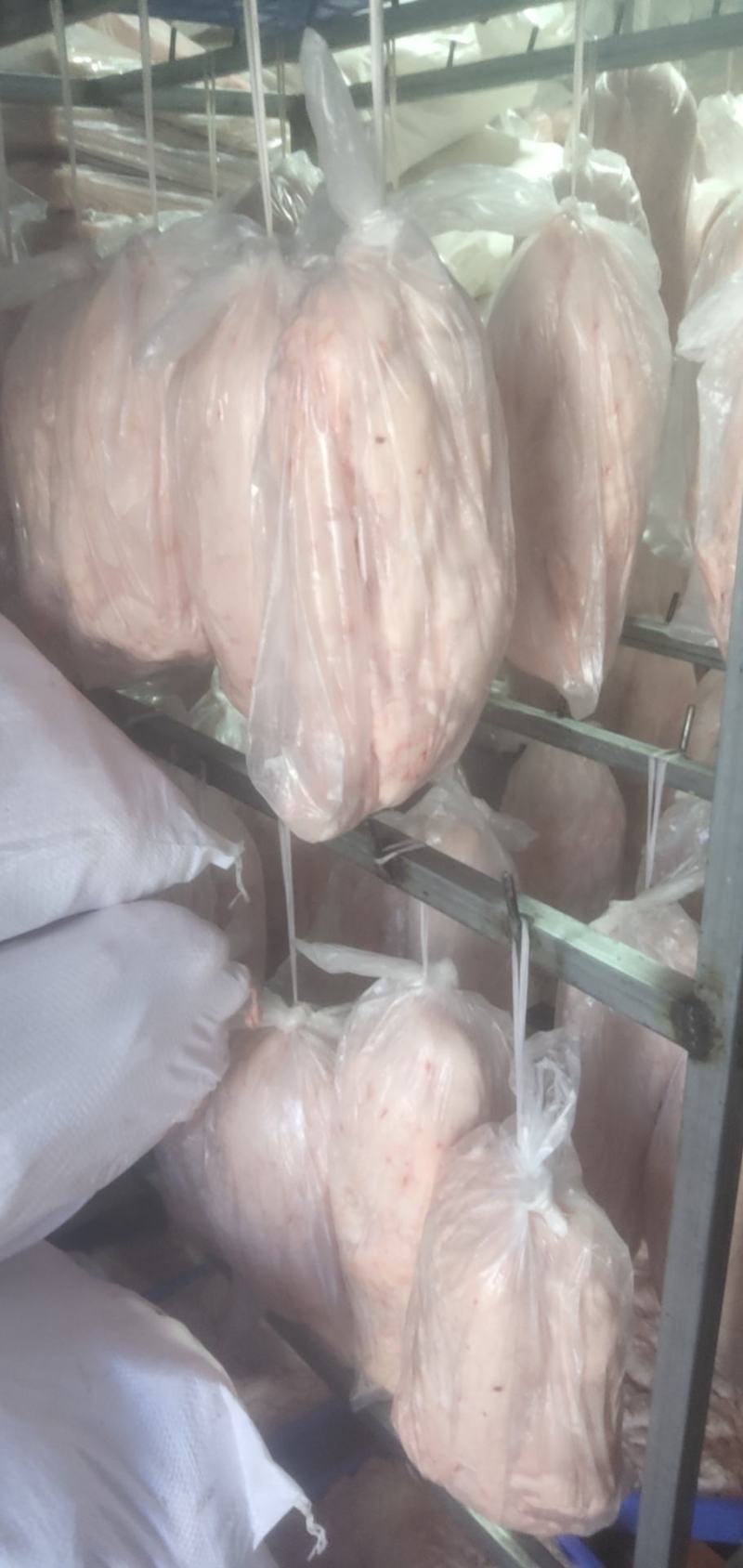 新鲜板油，吊挂，市场上收回来，一天800斤生鲜食品不退换