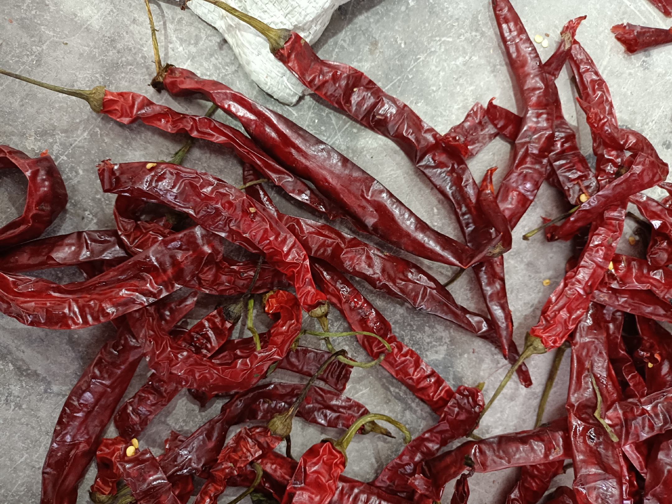 红菜苔翻炒调味