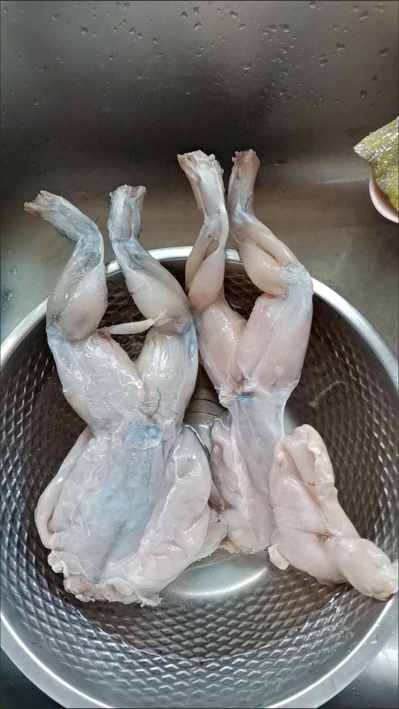 牛蛙肉，新鲜田鸡肉冷冻去皮去头去脚趾去内脏保鲜发货，包邮
