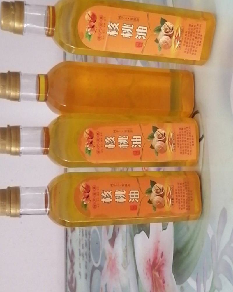物理压榨核桃油，营养更多更好吸收