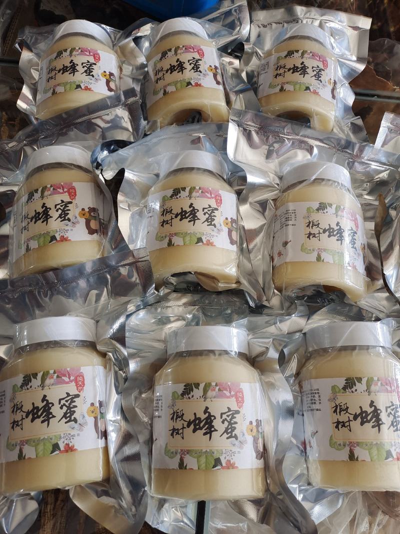 长白山椴树蜂蜜，瓶装蜂蜜。农家好蜂蜜，味美价廉，营养丰富