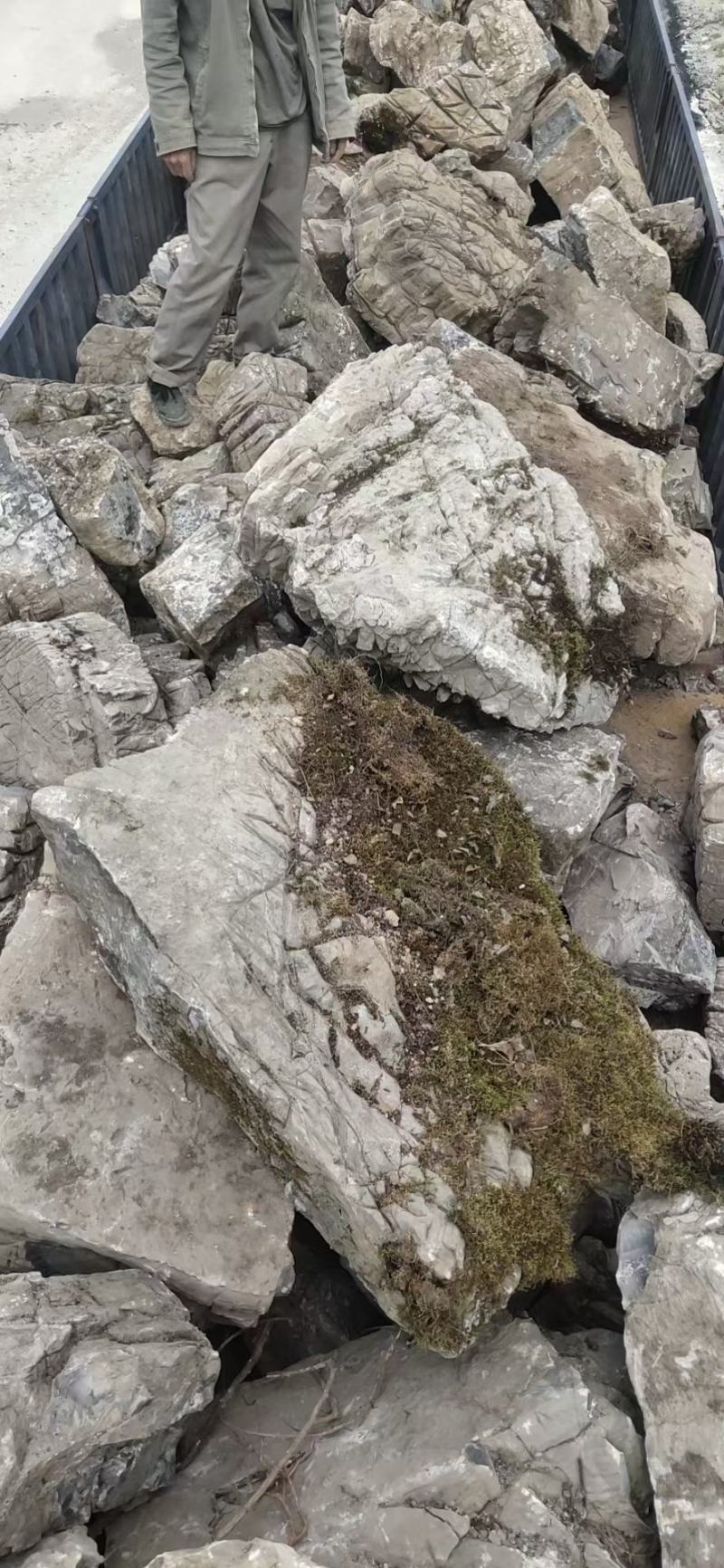 龟纹石假山，青色龟纹石，草坪石，千层石等各类假山石材