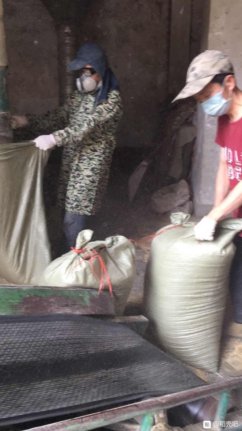 杭州市区，圆稻壳，袋装不压缩，干净稻壳。长期出售。