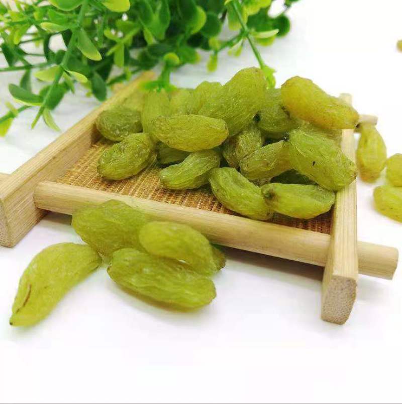 厂家供应新疆葡萄干绿香妃颗粒饱满干净无沙